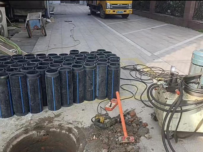 咸丰PE置换管厂家 DN315置换管 非开挖管短管置换